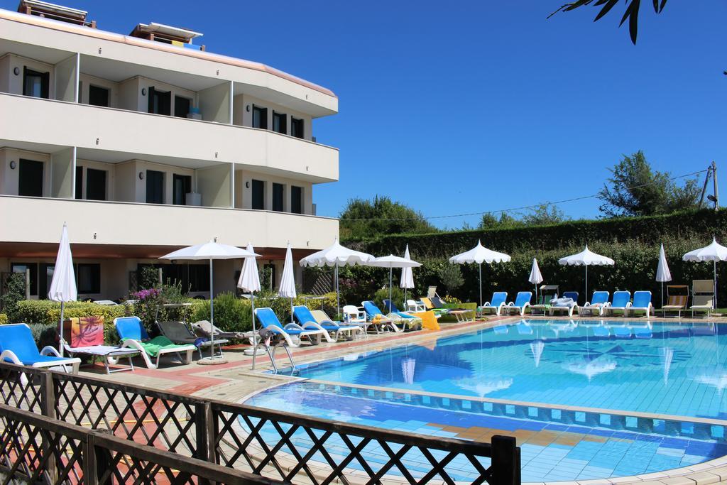 Eurobeach Residence 카발리노 외부 사진