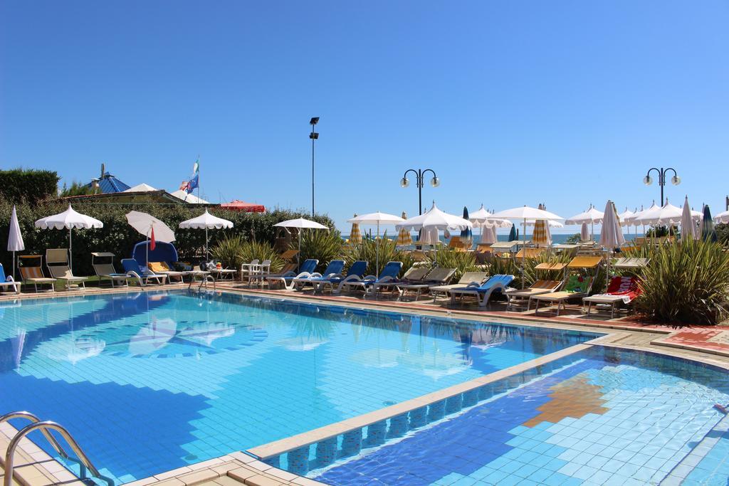 Eurobeach Residence 카발리노 외부 사진