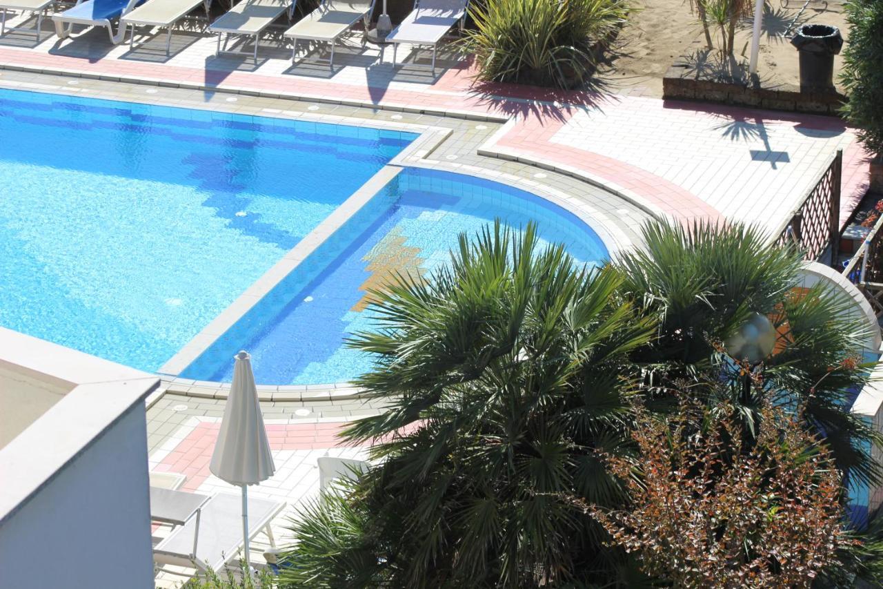 Eurobeach Residence 카발리노 외부 사진
